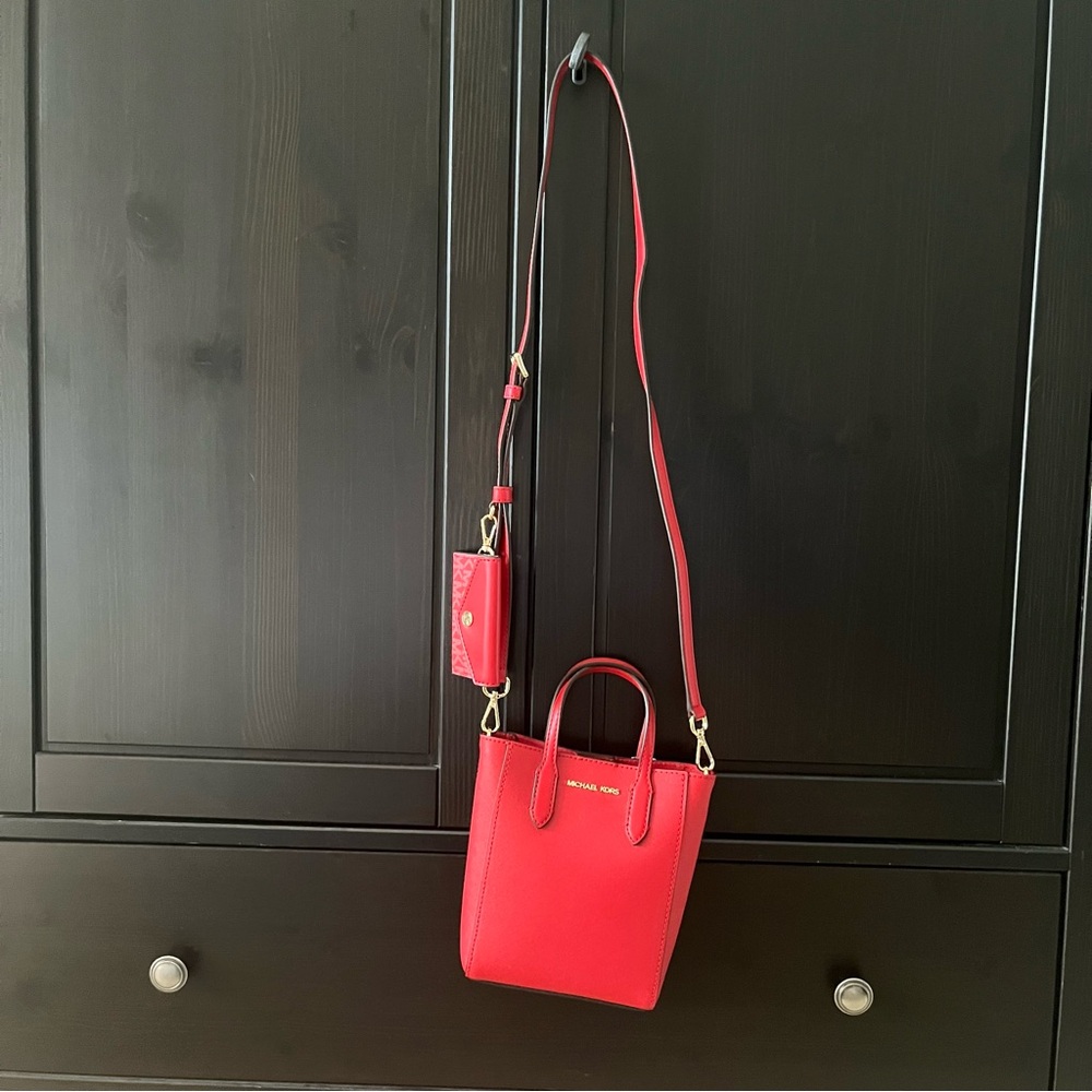NWT Michael Kors Vincent Extra-Small Crossbody Bag With Card Case - Bright Red